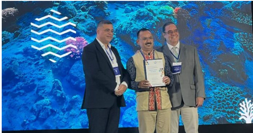 Bibhab Talukdar Receives IUCN's Harry Messel Award for Leadership in Conservation in UAE.
