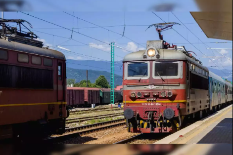 IRFC signs an MoU with REMCL to finance renewable energy projects for Indian Railways.