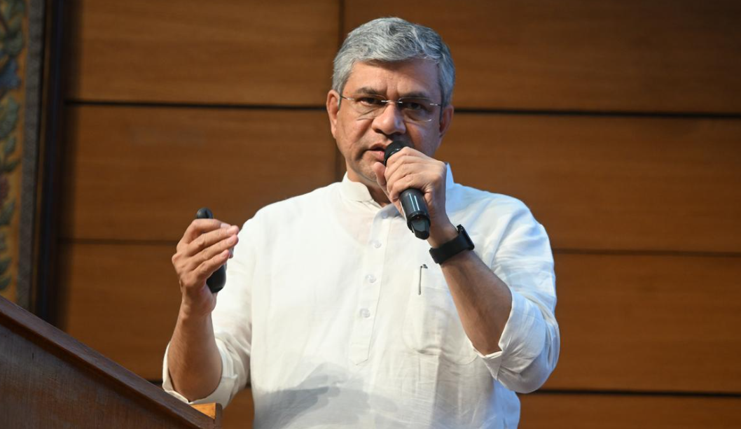 India’s First Hydrogen-Powered Train Successfully Completes Load Tests in Chennai under the Leadership of Railway Minister Ashwini Vaishnaw.