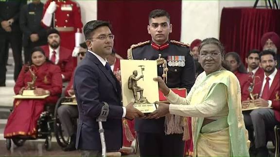 President Confers Tenzing Norgay National Adventure Awards 2025.