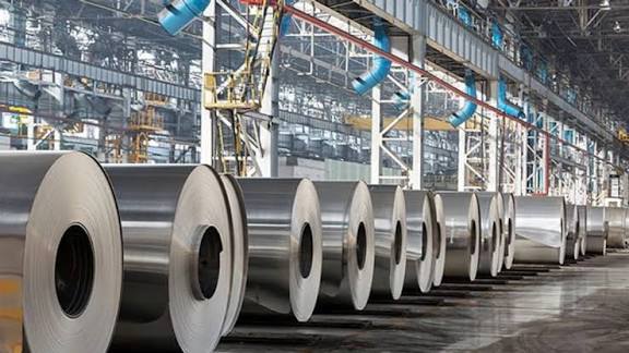 India’s Industrial Production Growth Drops to 2.4% in November 2025.