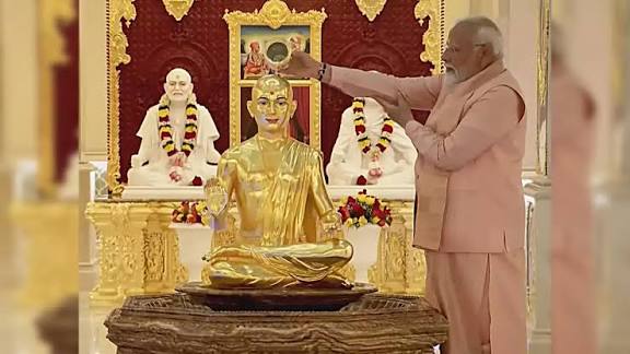 पीएम मोदी ने अबू धाबी में BAPS हिंदू मंदिर का उद्घाटन किया।