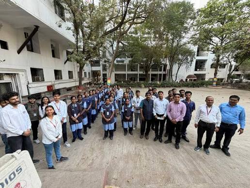 Book Sculpting Stones Authored by Ramachandra Guha Released.
