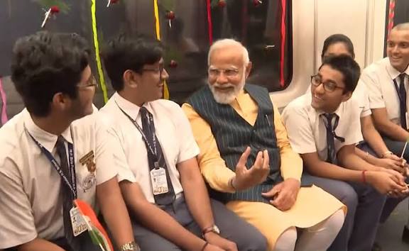 PM Modi Inaugurates India First Underwater Metro in Kolkata.