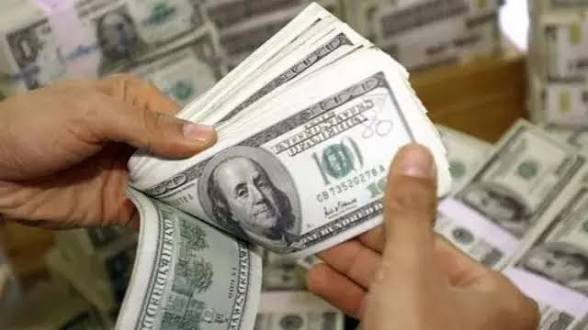 India Foreign Exchange Reserves Cross USD 640 Billion.