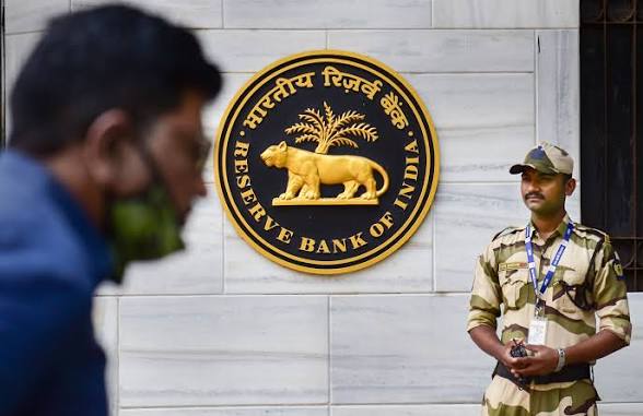 RBI Issues New Guidelines on CBDC Offline Transactions.