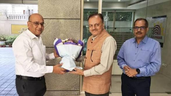 UIDAI CEO Saurabh Vijay Takes Additional Charge as CEO of IndiaAI Mission natively.