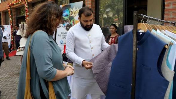 QCI and FDDI Sign MoU to Boost <span style="background-color:#fff9c4;font-weight:bold;">Quality and Skilling</span> in India’s <span style="background-color:#e2f0fb;font-weight:bold;">Leather Sector</span>.