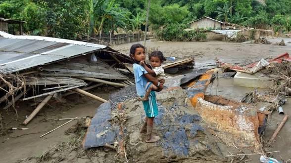 <b>Assam Releases First Tranche Of ?160 Crore Flood Relief.</b>