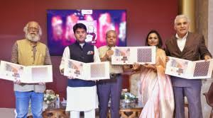 <b>Commemorative stamp released to mark Satish Gujral birth centenary.</b>