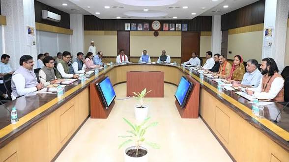 <b>Chhattisgarh Cabinet approves Rs 500 crore Artificial Intelligence Mission.</b>