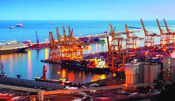 <b>Mumbai Port marks 154th Foundation Day with Rs 5,028 crore projects.</b>