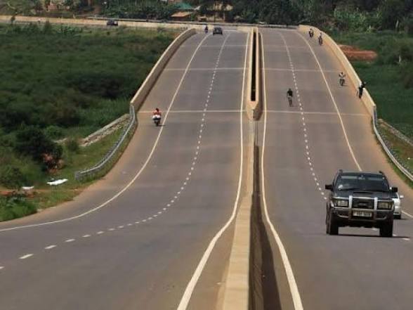 <b>NHAI launches Multi-Lane Free Flow tolling at Gharaunda on NH-44.</b>