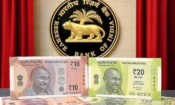 <b>RBI to introduce polymer banknotes by FY28.</b>
