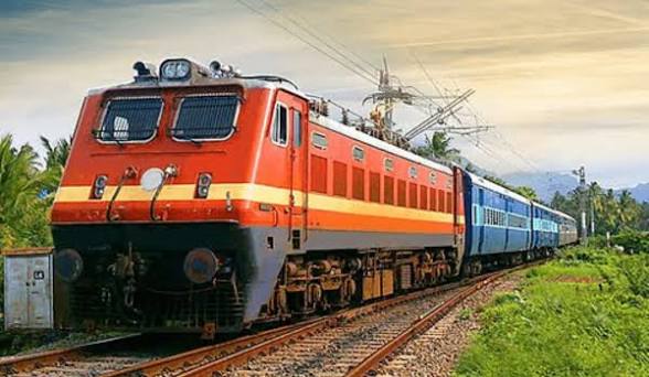 <b>Railways introduces daily Itarsi-Madan Mahal passenger train.</b>