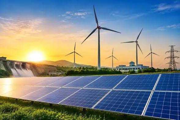 <b>India achieves 300 GW non-fossil fuel power capacity.</b>