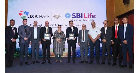 <b>SBI Life partners with J&K Bank for insurance solutions.</b>