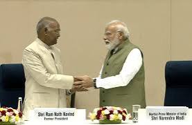 <b>Prime Minister releases Ram Nath Kovind's autobiography.</b>