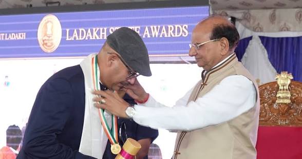 <b>Dr Padma Gurmet conferred UT Ladakh State Award 2025.</b>