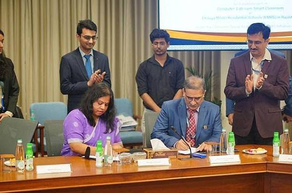 <b>NSTFDC and HPCL to create smart classrooms in Rajasthan EMRS.</b>