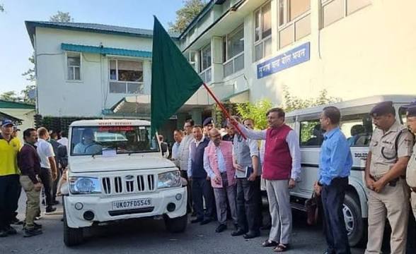 <b>Uttarakhand installs first glacial-lake early-warning system.</b>